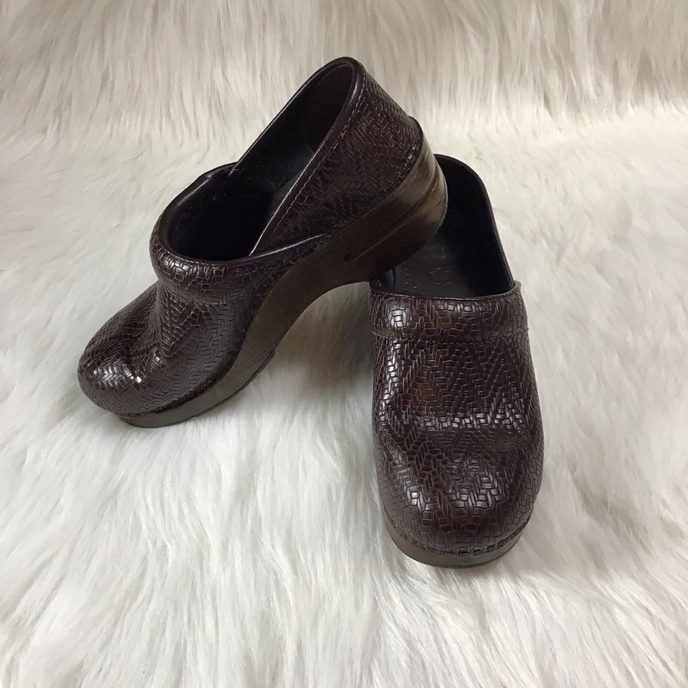 Dansko Clogs Sz 7/37
